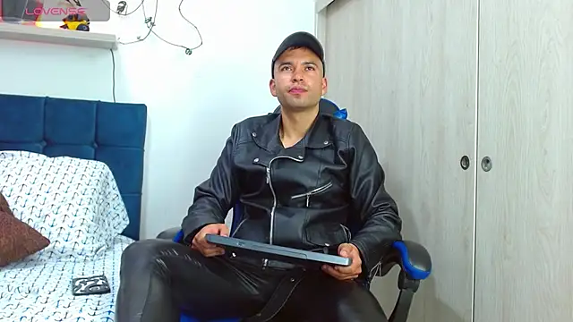 dorian h  online show from 07-18-26, 02:32