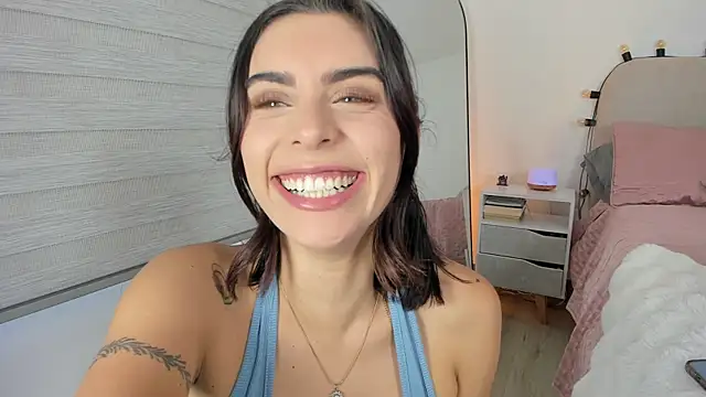 Snapshot of Mayli-x chatting on 05-15-26, 08:05 Mayli-x online show from 05-15-26, 08:05
