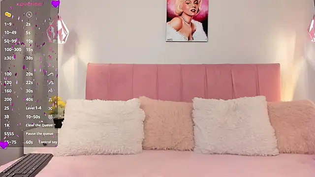 Snapshot of ScarletGV chatting on 03-14-25, 10:39 ScarletGV online show from 03-14-25, 10:39