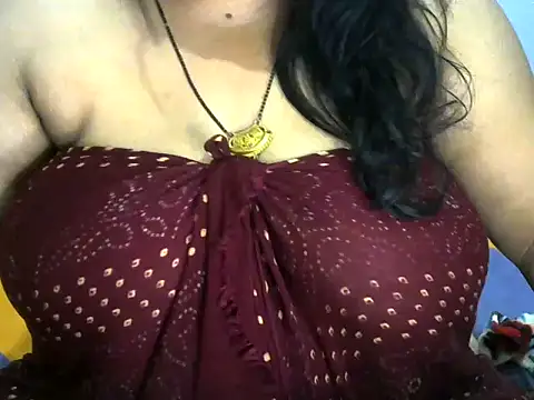 Snapshot of dramebaz_queen chatting on 07-10-26, 06:21 dramebaz queen online show from 07-10-26, 06:21