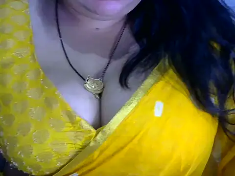 Snapshot of dramebaz_queen chatting on 07-16-26, 07:31 dramebaz queen online show from 07-16-26, 07:31
