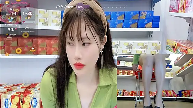 Snapshot of _7Eleven_ chatting on 06-08-26, 02:17 7Eleven online show from 06-08-26, 02:17