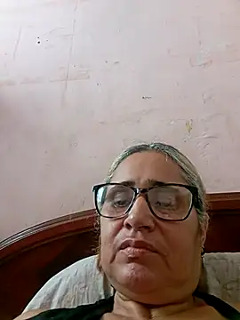  candi online show from 09-29-25, 02:33