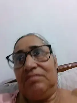 Snapshot of _candi chatting on 06-11-26, 11:36 candi online show from 06-11-26, 11:36