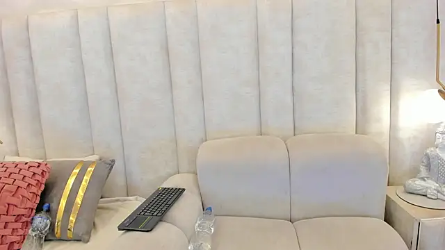 im nahomi online show from 04-09-26, 05:40