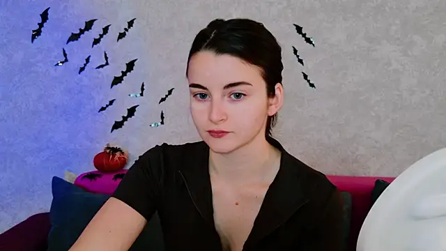 Miss Arwen online show from 10-13-25, 03:28