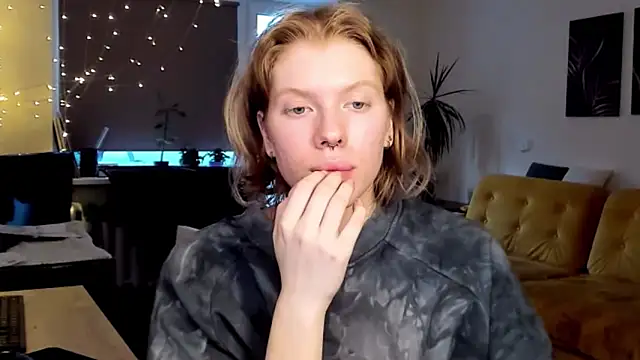 Snapshot of StellaDavis chatting on 02-13-25, 01:37 StellaDavis online show from 02-13-25, 01:37