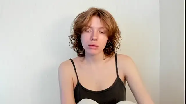 Snapshot of StellaDavis chatting on 09-09-25, 11:54 StellaDavis online show from 09-09-25, 11:54