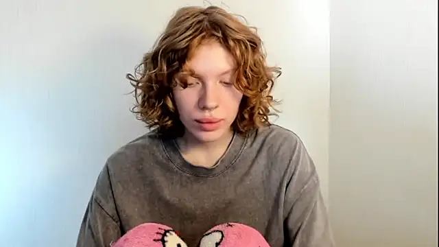 Snapshot of StellaDavis chatting on 10-24-25, 08:00 StellaDavis online show from 10-24-25, 08:00