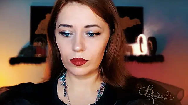 MissBeverlyMills online show from 11-17-25, 03:12