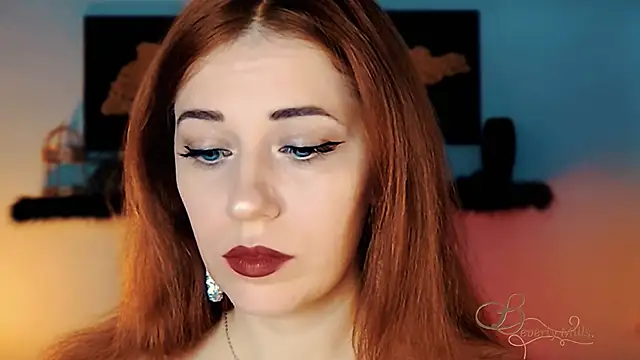 MissBeverlyMills online show from 12-15-25, 05:12