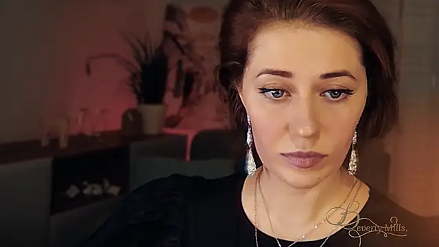 MissBeverlyMills online show from 01-18-26, 07:39