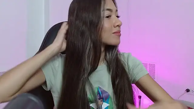 hantonella  online show from 11-25-25, 02:50