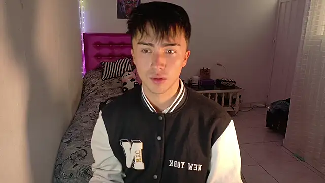 Snapshot of santi-fabulous chatting on 01-15-26, 06:44 santi-fabulous online show from 01-15-26, 06:44