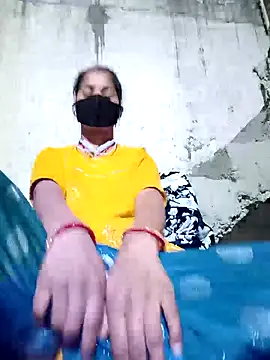 Snapshot of Anushka_Ji chatting on 03-09-25, 04:44 Anushka Ji online show from 03-09-25, 04:44