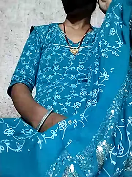 Snapshot of Anushka_Ji chatting on 09-10-25, 04:29 Anushka Ji online show from 09-10-25, 04:29