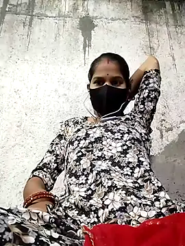 Snapshot of Anushka_Ji chatting on 10-28-25, 06:17 Anushka Ji online show from 10-28-25, 06:17