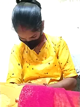 Snapshot of Anushka_Ji chatting on 11-18-25, 07:57 Anushka Ji online show from 11-18-25, 07:57