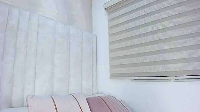 Snapshot of im_giselle_ chatting on 10-23-25, 06:02 im giselle online show from 10-23-25, 06:02