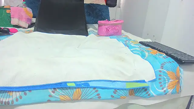 Snapshot of Elianissquirt chatting on 03-15-25, 12:24 Elianissquirt online show from 03-15-25, 12:24