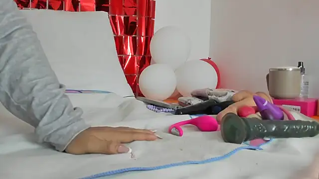 Snapshot of Elianissquirt chatting on 09-30-25, 12:54 Elianissquirt online show from 09-30-25, 12:54