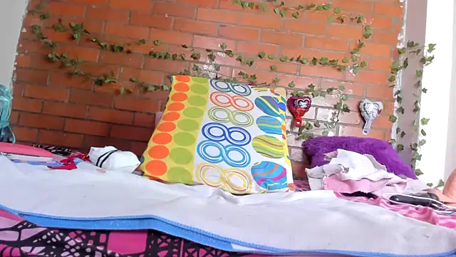 Snapshot of Elianissquirt chatting on 03-07-26, 12:13 Elianissquirt online show from 03-07-26, 12:13