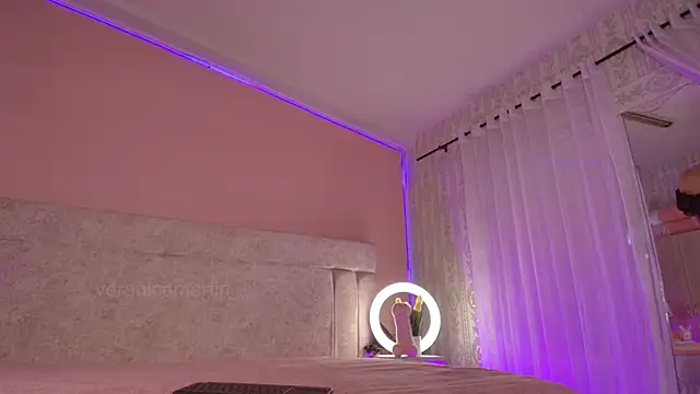 VeronicaMartiin online show from 11-24-25, 09:36