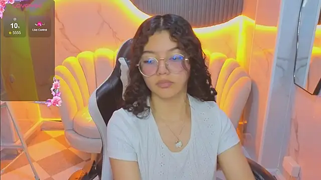 victoria castillo b online show from 11-07-25, 08:20