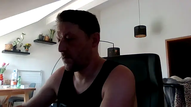 Snapshot of BennyLommy chatting on 06-27-26, 12:22 BennyLommy online show from 06-27-26, 12:22