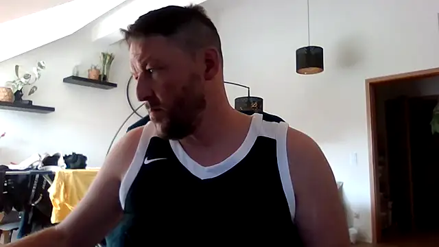 Snapshot of BennyLommy chatting on 07-20-26, 01:35 BennyLommy online show from 07-20-26, 01:35