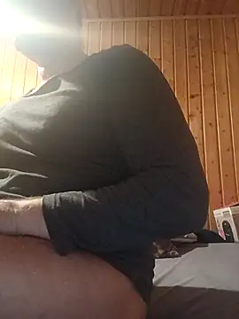 Snapshot of MArciQuarky chatting on 12-19-25, 10:17 MArciQuarky online show from 12-19-25, 10:17