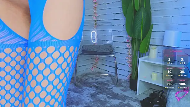 Snapshot of Milana_Sapphire chatting on 02-20-25, 10:48 Milana Sapphire online show from 02-20-25, 10:48
