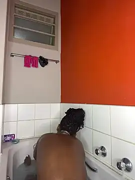 Snapshot of Kinkyy_ chatting on 01-26-25, 06:37 Kinkyy online show from 01-26-25, 06:37