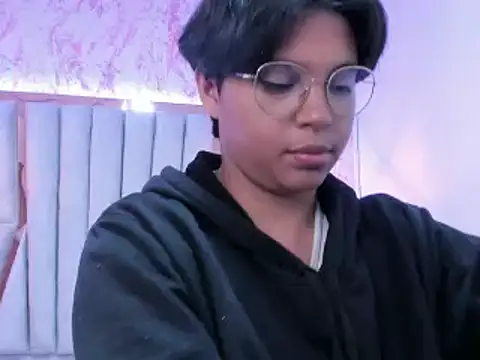 Emmapark  online show from 02-20-25, 06:46