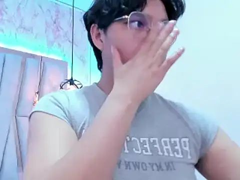 Emmapark  online show from 02-21-25, 09:54