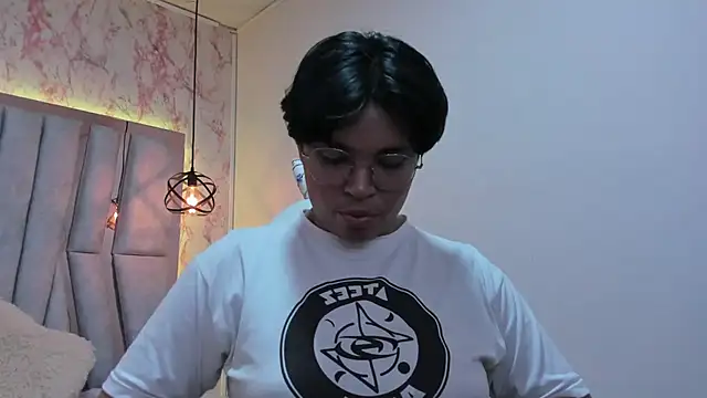 Emmapark  online show from 03-04-25, 07:01