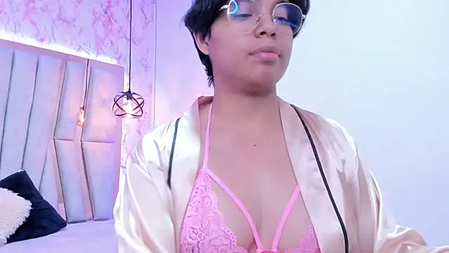 Emmapark  online show from 03-20-25, 02:32