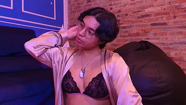 Emmapark  online show from 11-25-25, 03:45