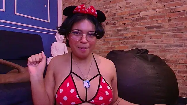 Emmapark  online show from 11-28-25, 07:05