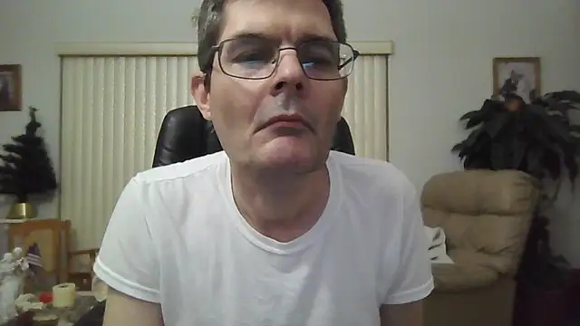 Snapshot of Copfiremen4566 chatting on 12-21-24, 02:52 Copfiremen4566 online show from 12-21-24, 02:52