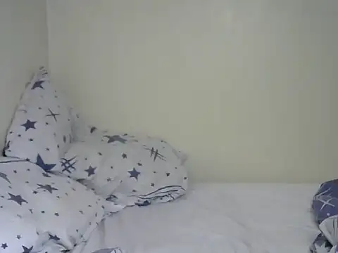 Snapshot of Novah_ chatting on 09-18-25, 01:02 Novah online show from 09-18-25, 01:02