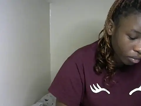 Snapshot of Novah_ chatting on 09-22-25, 09:50 Novah online show from 09-22-25, 09:50