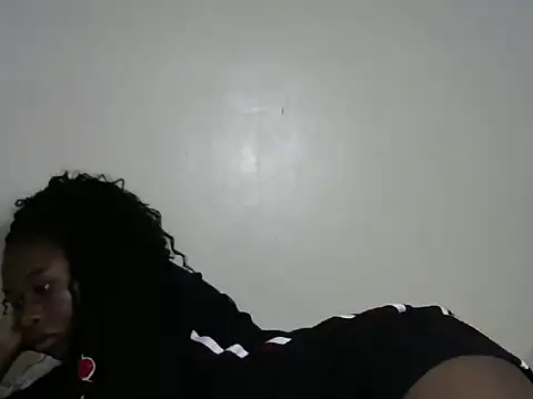 Snapshot of Novah_ chatting on 10-16-25, 01:56 Novah online show from 10-16-25, 01:56