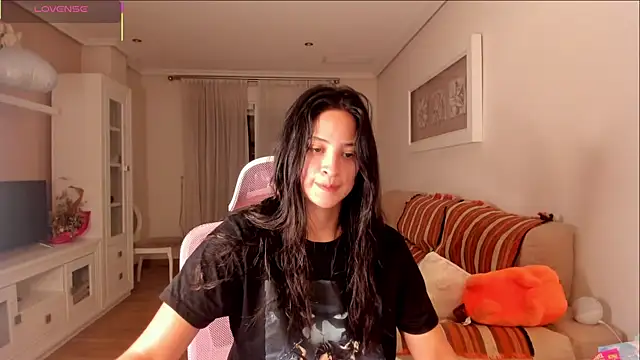 bella apont online show from 09-28-25, 11:10