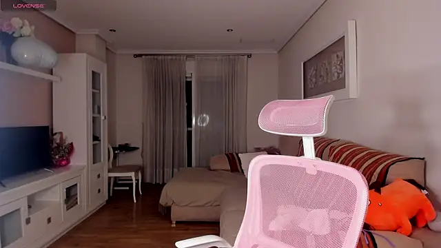 bella apont online show from 10-29-25, 09:27