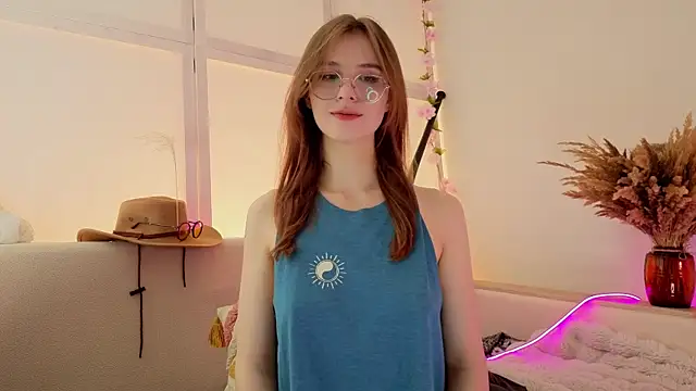 Snapshot of JennyDilly chatting on 05-28-26, 06:16 JennyDilly online show from 05-28-26, 06:16