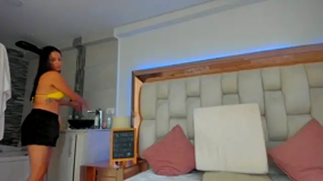 emilyparkerr01 online show from 12-04-25, 09:01