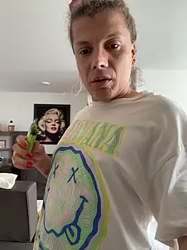 Snapshot of Georgiafox chatting on 10-16-25, 01:12 Georgiafox online show from 10-16-25, 01:12