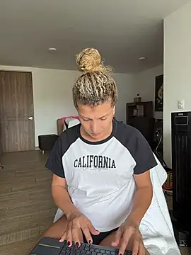 Snapshot of Georgiafox chatting on 11-16-25, 02:55 Georgiafox online show from 11-16-25, 02:55