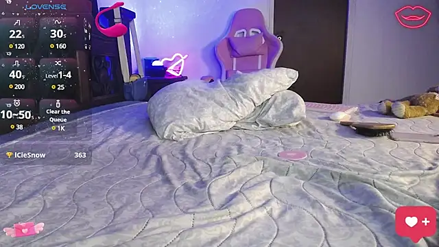 Snapshot of SexyLuna__ chatting on 02-03-25, 11:58 SexyLuna online show from 02-03-25, 11:58